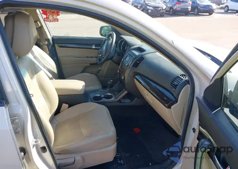 2011 Kia Sorento Ex V6 z USA, uszkodzony, nr VIN 5XYKUDA2XBG042564